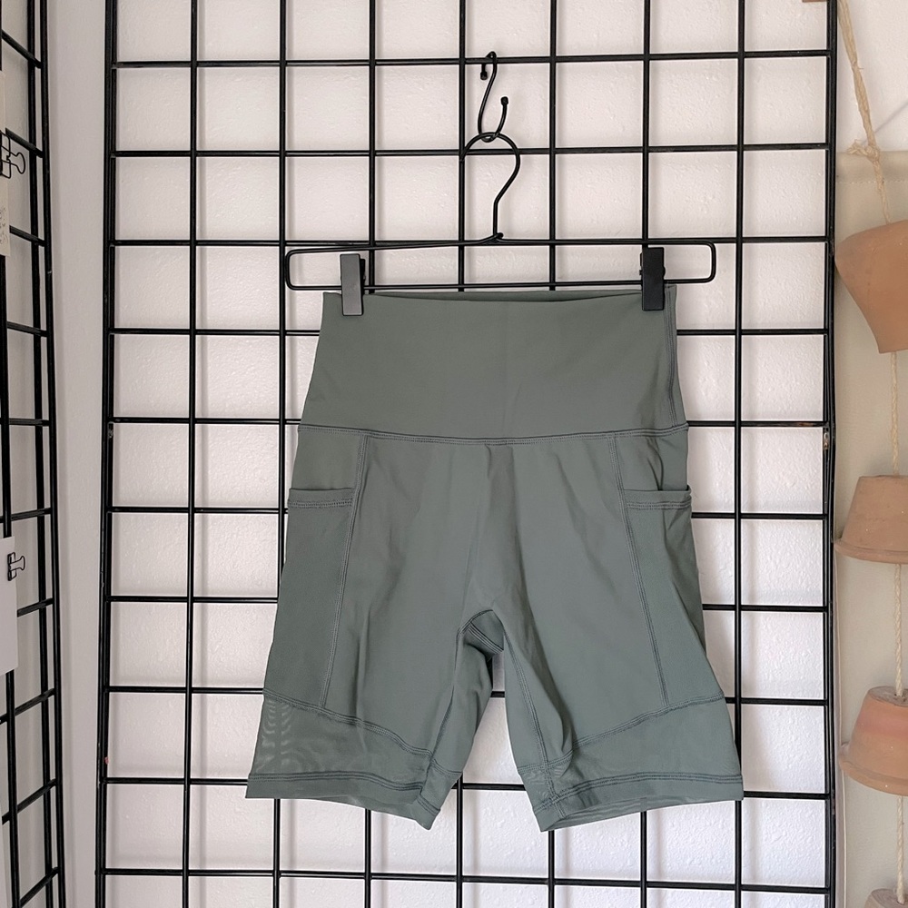 Medium Green Aerie Mesh Bike Shorts w/ Pockets